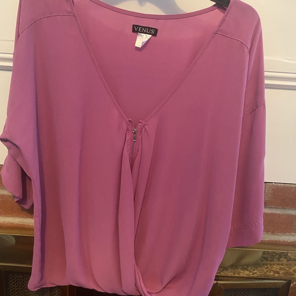 Venus blouse. Size L